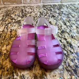 cat & Jack size 6 sandal